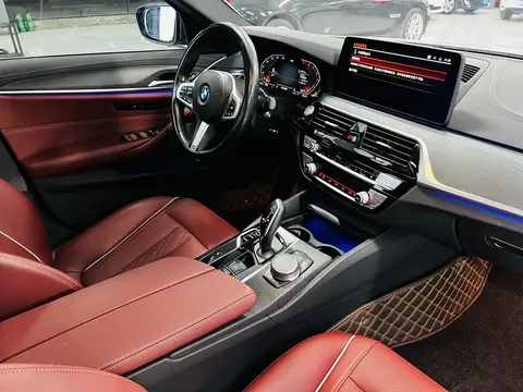 几个月工资就能拿下?准新宝马5系,圆你蓝天白云梦